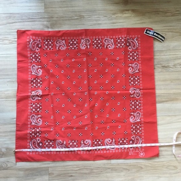 Vintage Giant Red Bandana Made in USA 32x30 Cotton Poly Blend - Picture 5 of 5